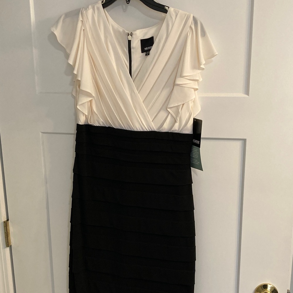Elegant Black and White Dress NWT Melrose brand women’s size 10